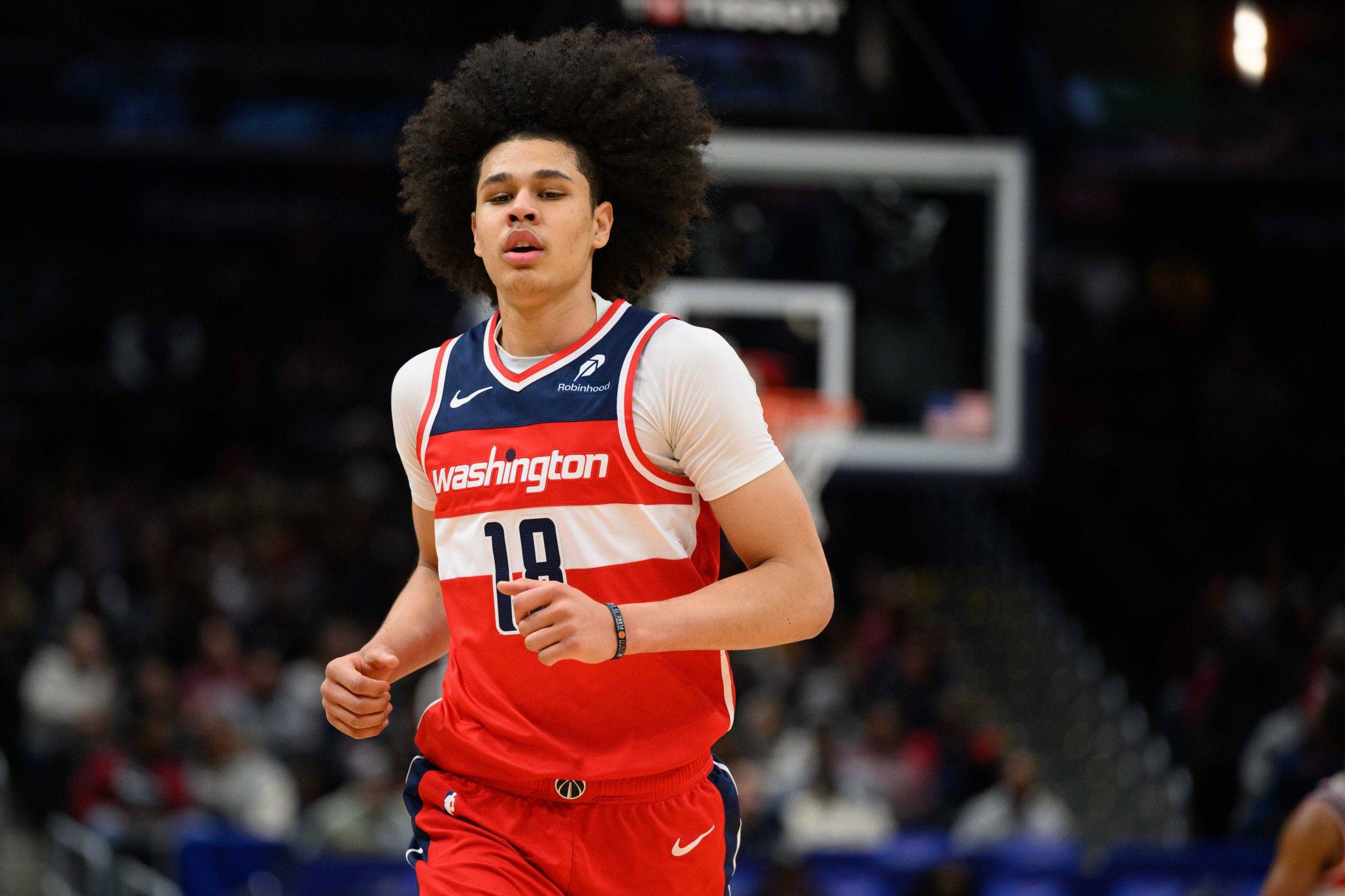 关于76人险胜篮网，波尔津吉斯统治全场的信息