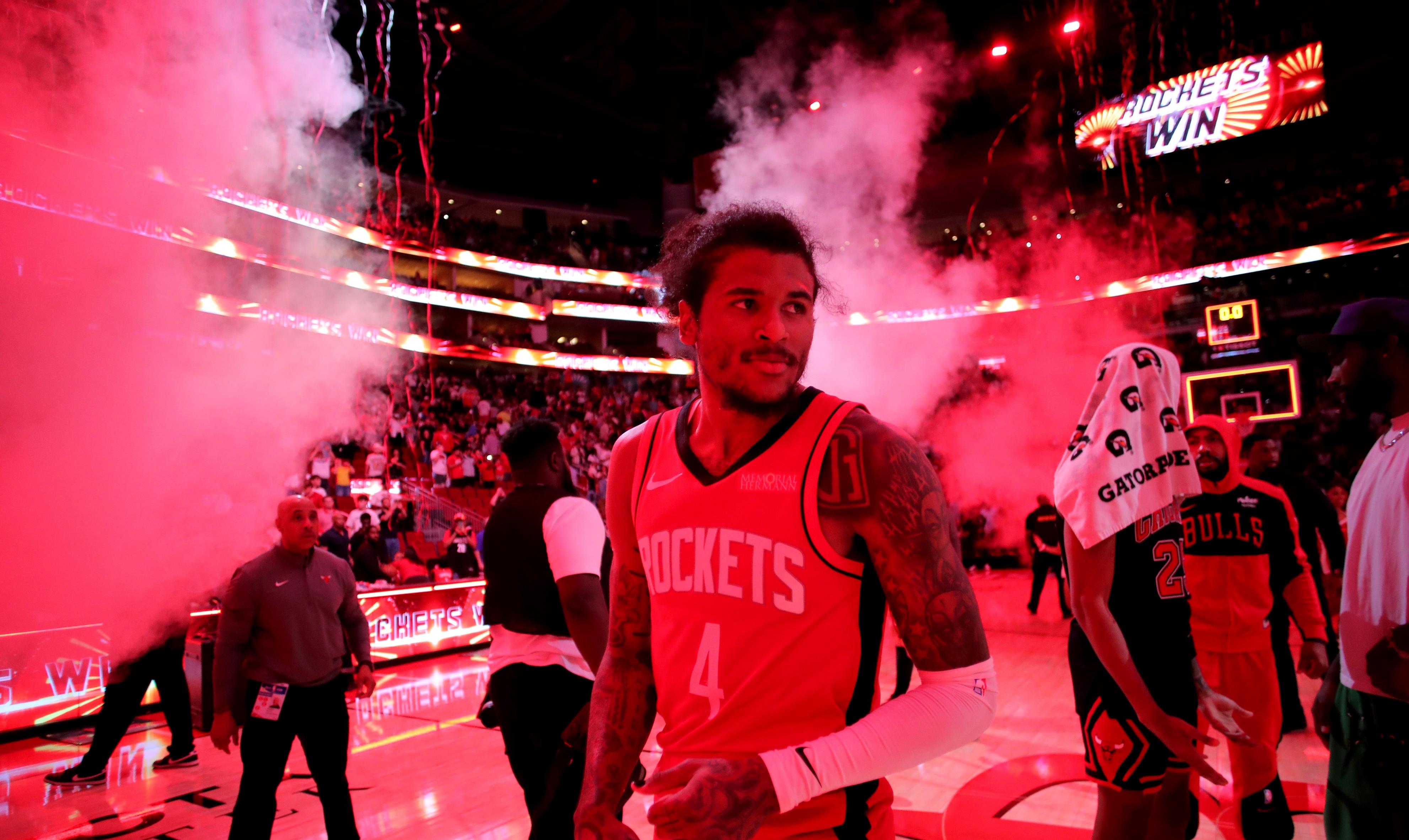 米兰-巴西男篮力克火箭,瓦兰丘纳斯制霸全场的简单介绍