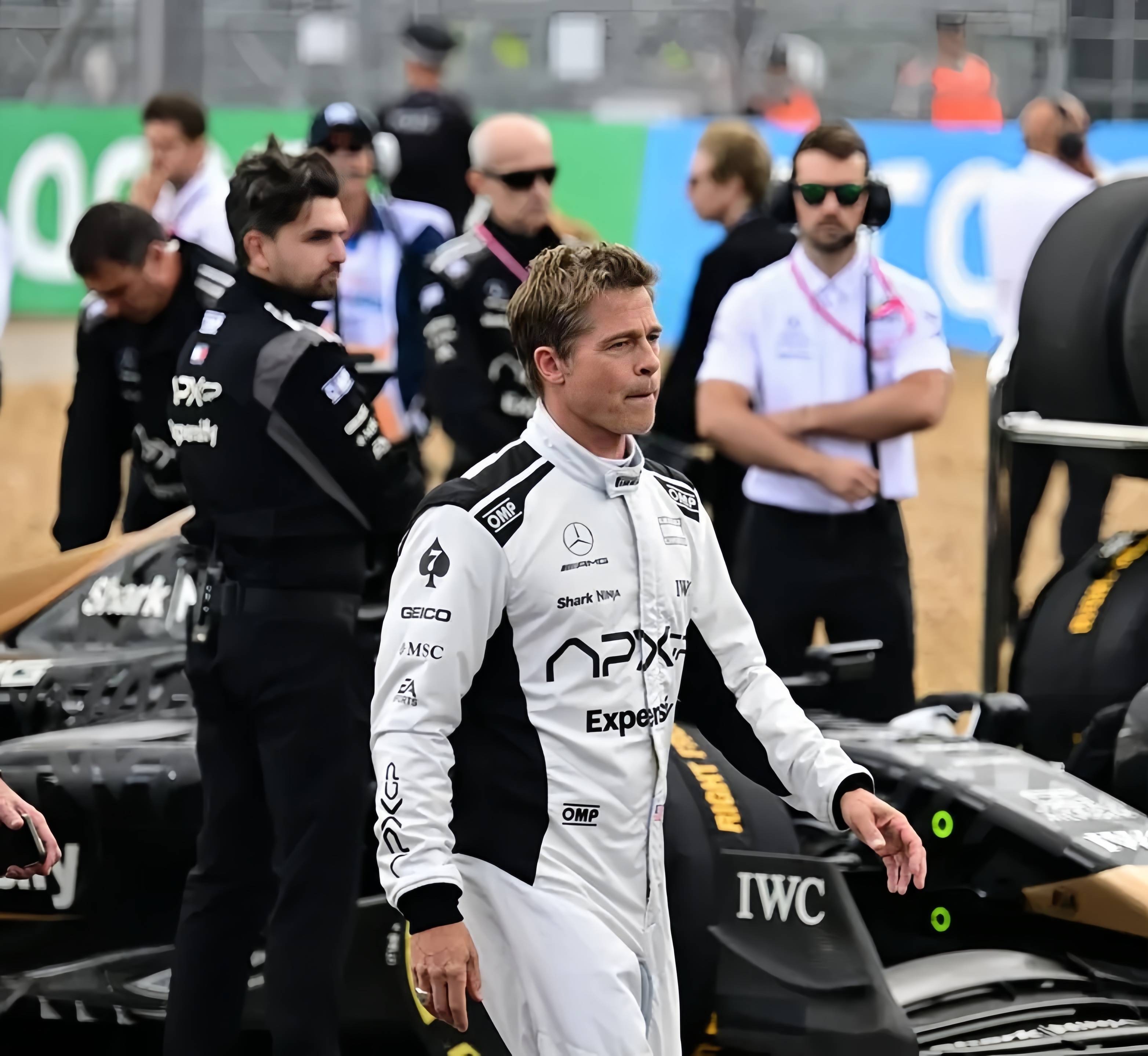 包含波兰男篮鏖战独行侠，布拉德利一己之力扛起全队的词条