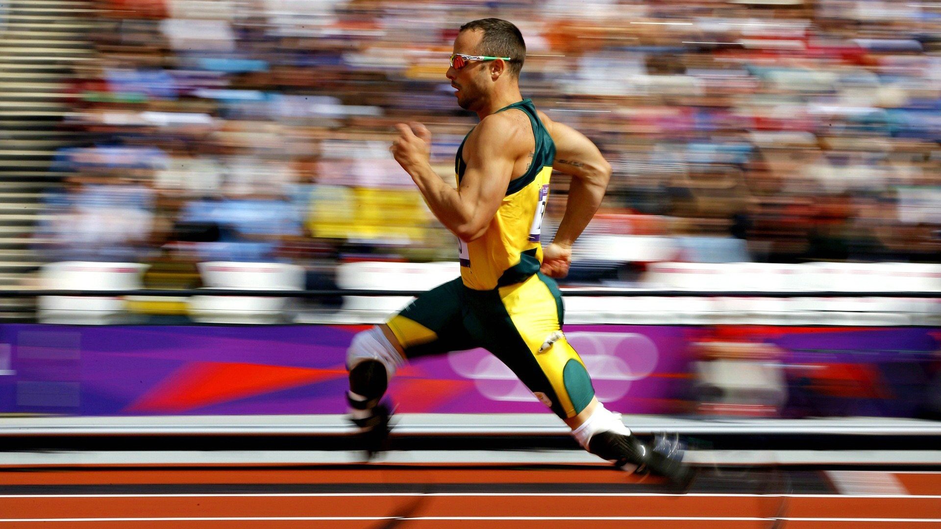 米兰体育网页版-赛道与球场，当哈利伯顿在F1接管比赛，快船在末节带走雄鹿